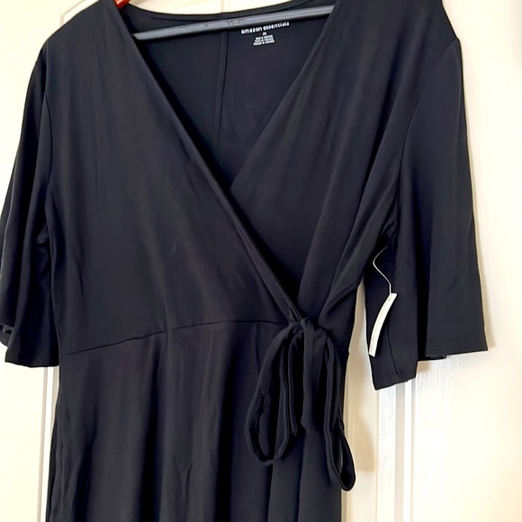 Amazon Essentials Women's Standard Kimono Sleeve Wrap Dress, Medium - Picture 2 of 3